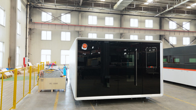 Высокомощный оптоволоконный лазерный станок XTC-2060G/12000 Raycus