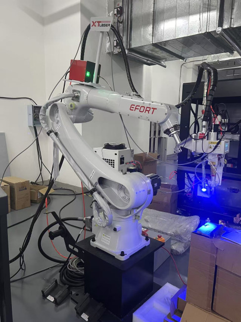 Роботизированный комплекс лазерной сварки металла ROBOT XTW-3000/Raycus