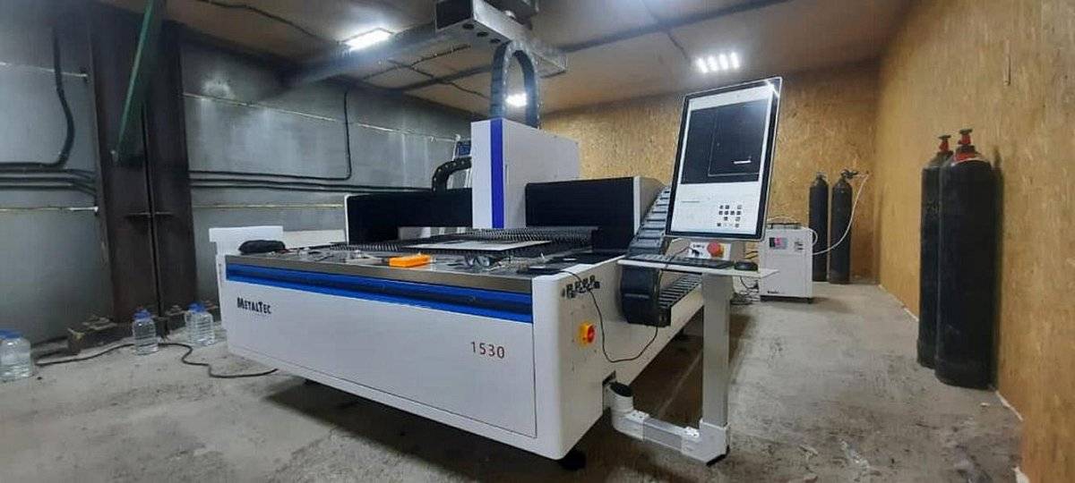Оптоволоконный лазерный станок для резки металла MetalTec 1530S/1500 Raycus