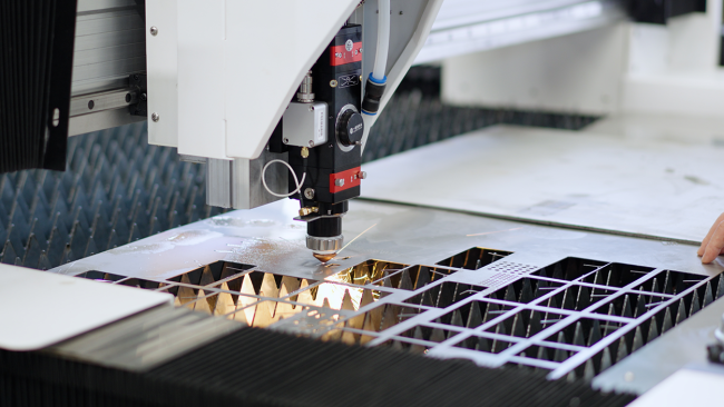 Оптоволоконный лазерный станок по металлу XTC-1530H/1500 Raycus