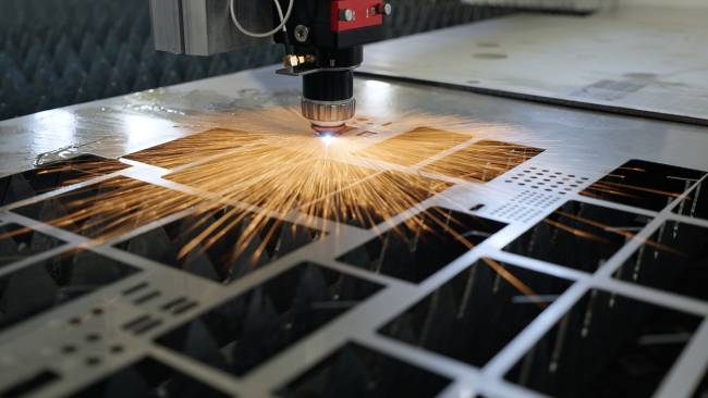 Оптоволоконный лазерный станок по металлу XTC-1530H/1500 Raycus