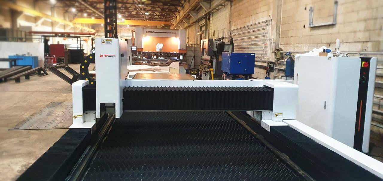 Оптоволоконный станок для резки металла XTC-1530E/3000 Raycus/Reci