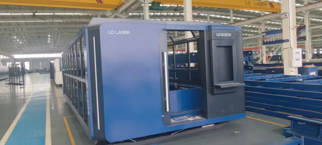 Лазерный станок закрытого типа LD-6020E/12000 Raycus