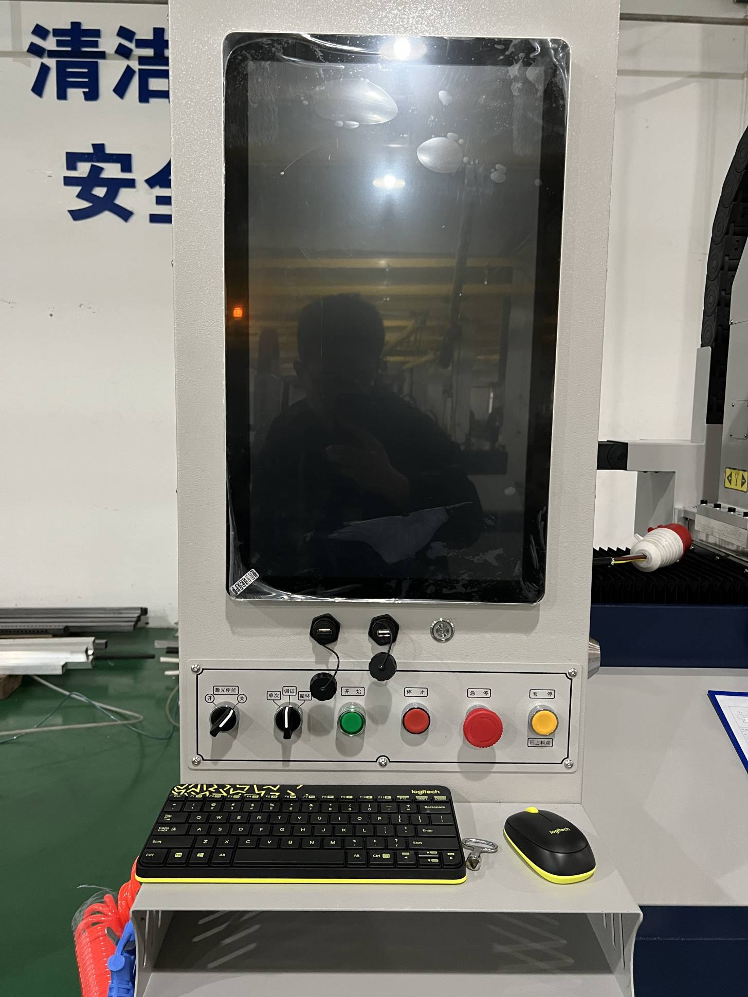  Высокоскоростной лазерный труборез LPC80-B4-CF6000 — лазерный труборез 1500 Вт, 2000 Вт