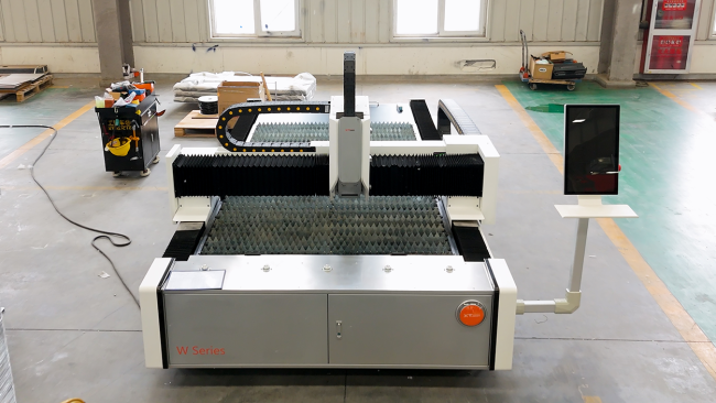 Оптоволоконный лазер для резки металла XTC-1530W/ 3000 / 6000 / 12000 Raycus