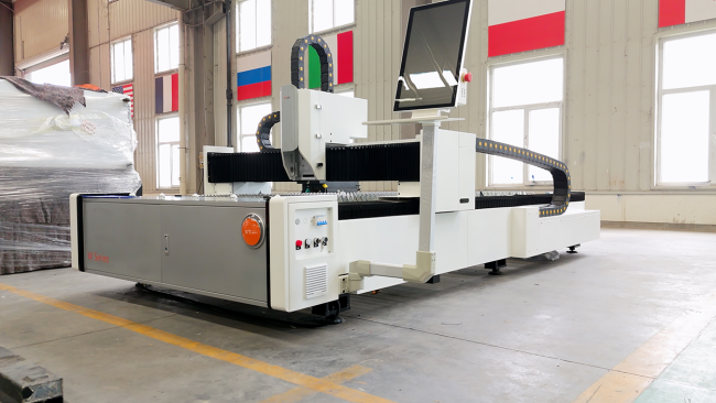 Оптоволоконный лазер для резки металла XTC-1530W/ 3000 / 6000 / 12000 Raycus