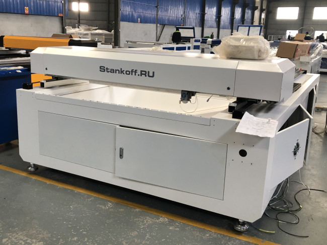 Лазерный станок для резки фанеры, пластика и других материалов LM 1325 PRO OPEN 150W