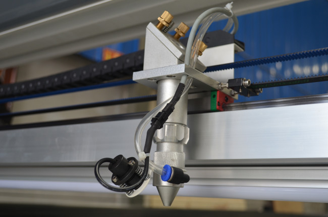 Лазерный станок для резки фанеры, пластика и других материалов LM 1325 PRO OPEN 150W