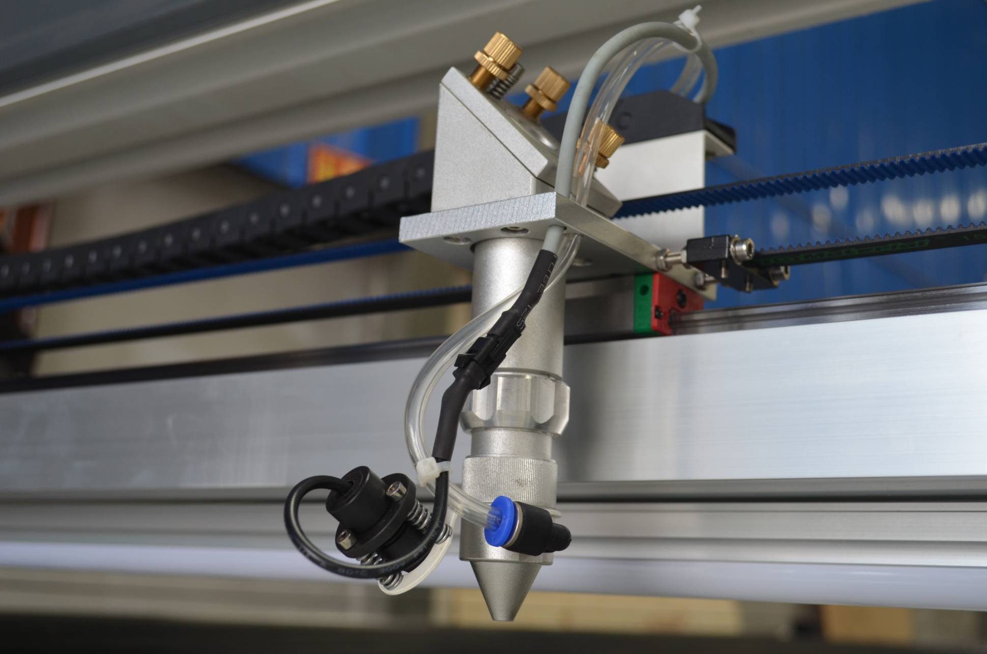 Лазерный станок для резки фанеры, пластика и других материалов LM 1325 PRO OPEN 150W