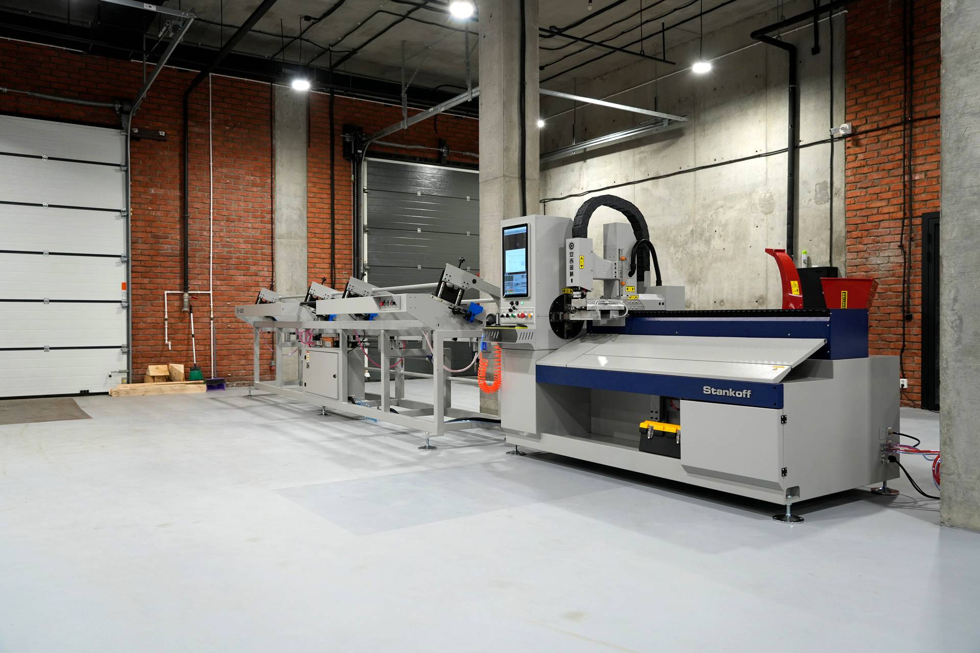 Высокоскоростной лазерный труборез LPC80-B5-CF6000/2000 Raycus