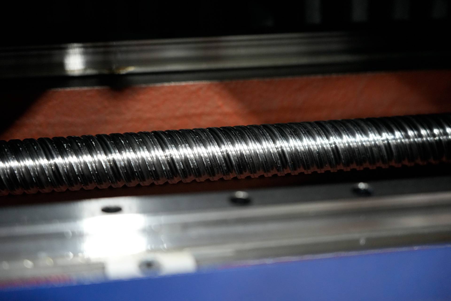 Высокоскоростной лазерный труборез LPC80-B5-CF6000/2000 Raycus