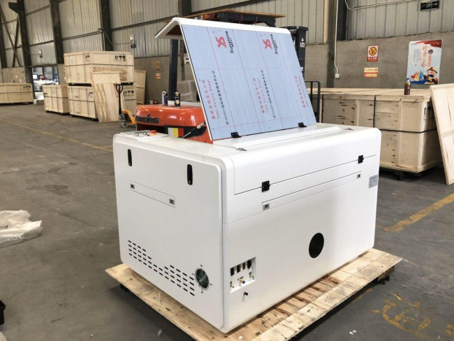 Лазерно-гравировальная машина с ЧПУ LM 9060 PRO 100W