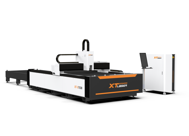 Оптоволоконный лазерный станок со сменным столом XTC-1530E/6000 Raycus/Reci