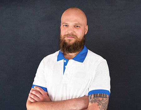 Никита Серов