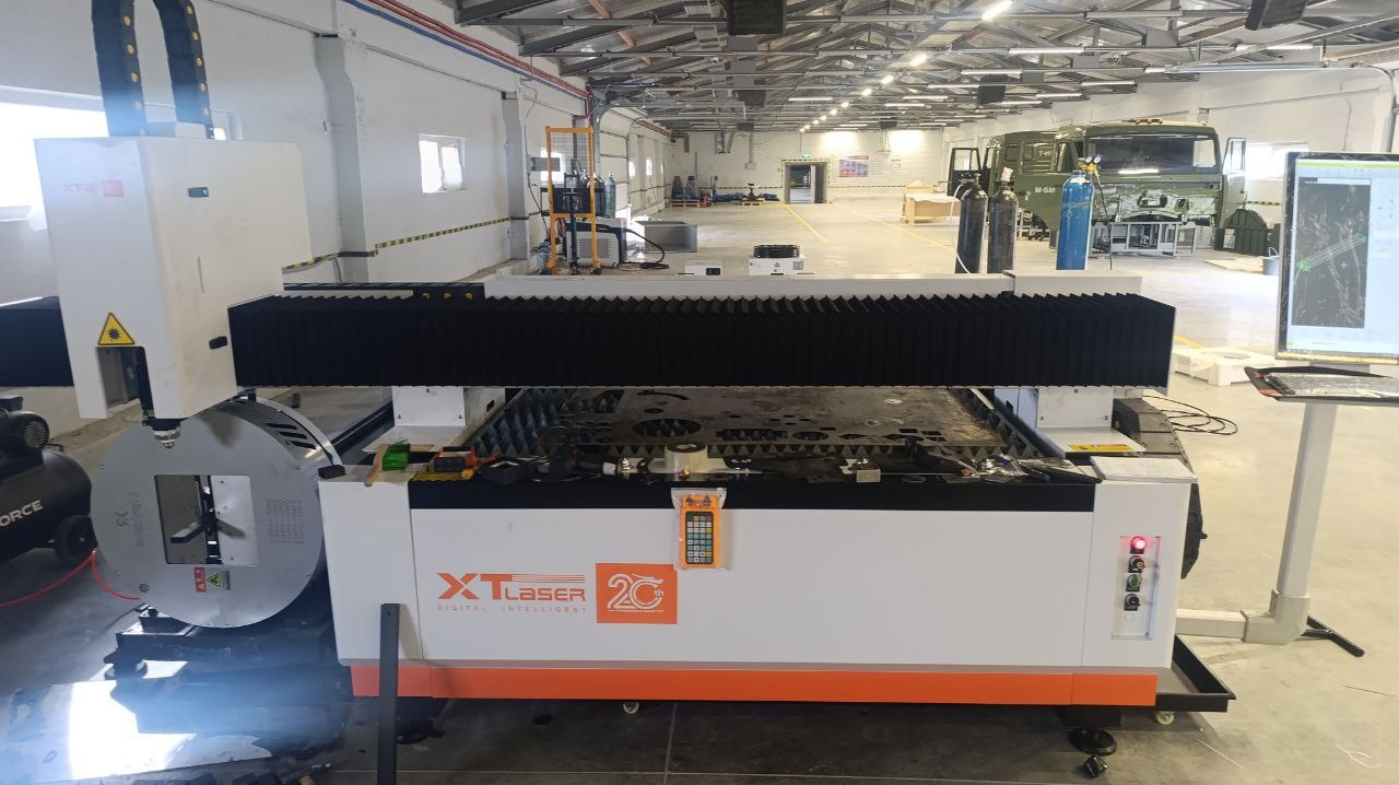 Пусконаладка оптоволоконного лазерного станка для резки листов и труб XTC-1530HT/3000 Raycus в Санкт-Петербурге